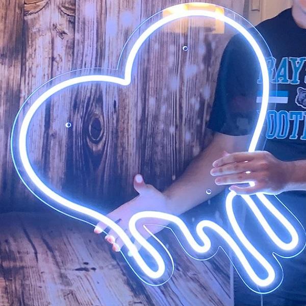 heart neon sign